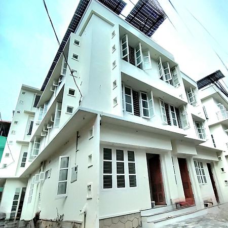 Sivasarass Rooms Thiruvananthapuram ภายนอก รูปภาพ